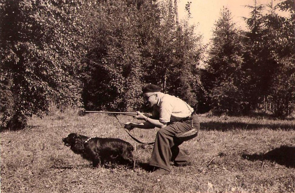 «Отец-охотник», 1955 г,  шуточная фотография  Михаила Вержбинского